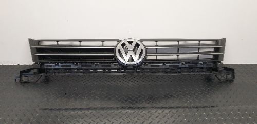 VW Touran 1T3 2011 Front Radiator Grille Black Chrome Moulding