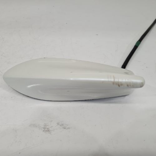 TOYOTA AURIS MK2 FL (AU8) 2017 GPS ANTENNA ASSEMBLY WHITE PEARL 070